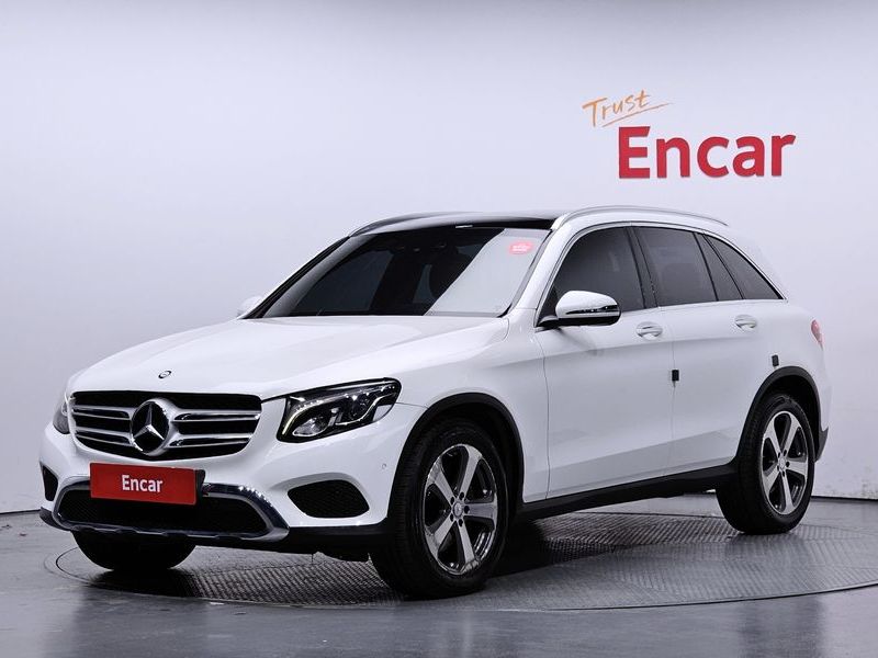 2017 Mercedes-Benz C-Class GLC220 d 4MATIC Premium photo 1