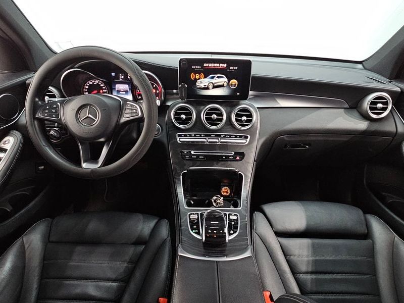 2017 Mercedes-Benz C-Class GLC220 d 4MATIC Premium photo 7