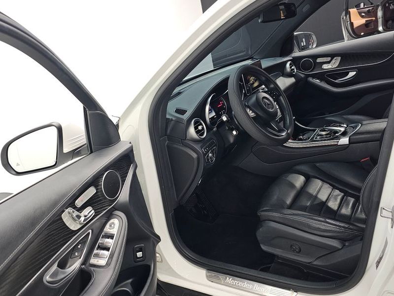 2017 Mercedes-Benz C-Class GLC220 d 4MATIC Premium photo 10