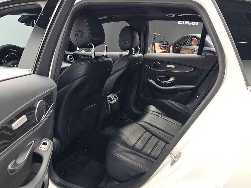 2017 Mercedes-Benz C-Class GLC220 d 4MATIC Premium photo 11