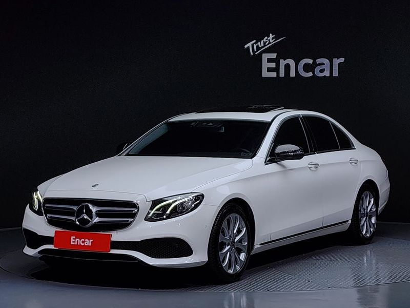 2018 Mercedes-Benz E-Class E200 Avantgarde photo 1
