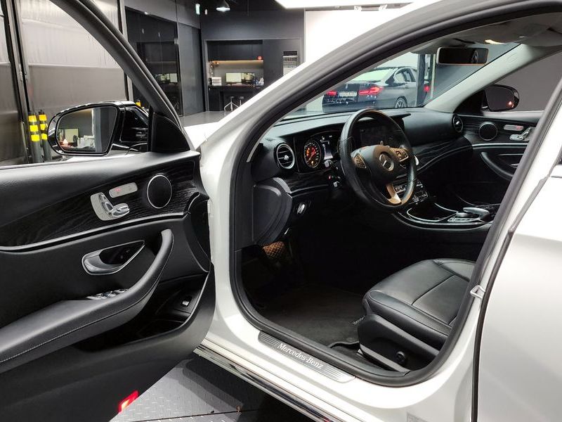 2018 Mercedes-Benz E-Class E200 Avantgarde photo 10