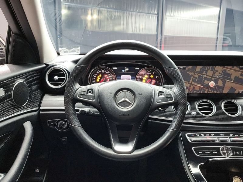 2018 Mercedes-Benz E-Class E200 Avantgarde photo 13