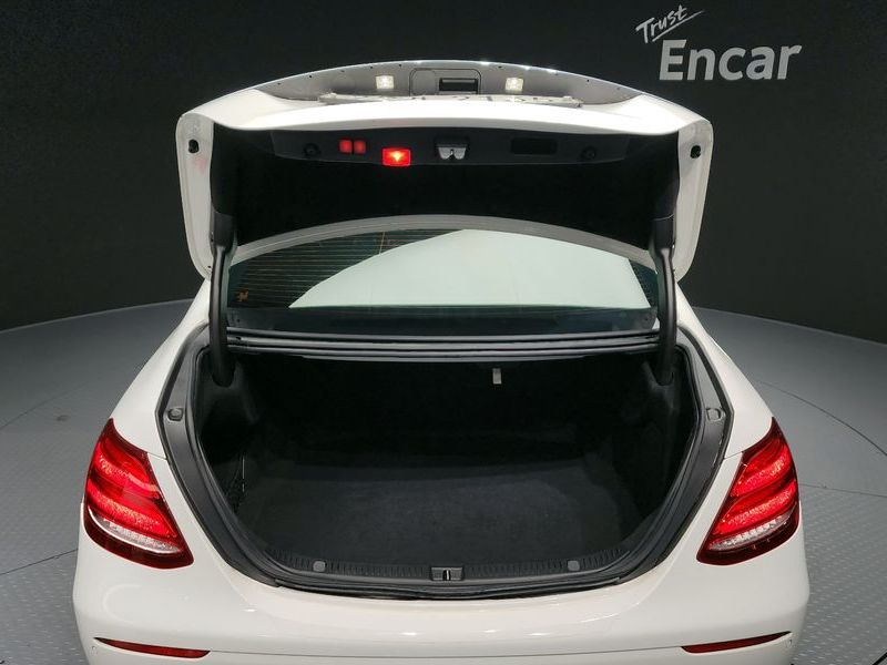 2018 Mercedes-Benz E-Class E200 Avantgarde photo 20