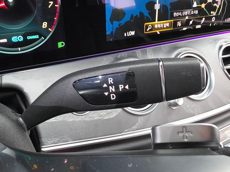 2023 Mercedes-Benz E-Class E350 4MATIC AMG Line photo 9