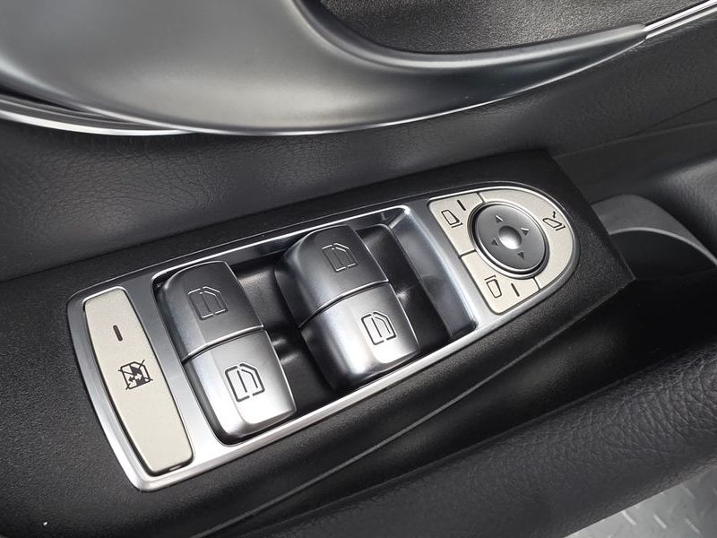 2023 Mercedes-Benz E-Class E350 4MATIC AMG Line photo 18