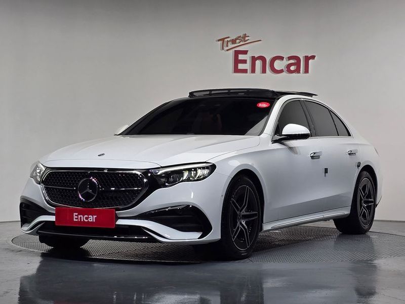 2026 Mercedes-Benz E-Class E200 AMG Line photo 1
