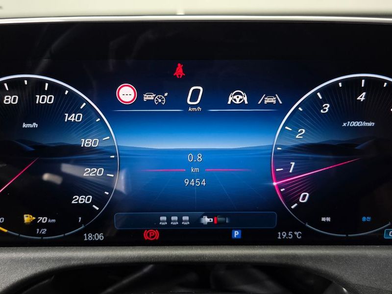 2026 Mercedes-Benz E-Class E200 AMG Line photo 8