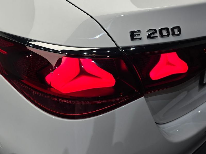 2026 Mercedes-Benz E-Class E200 AMG Line photo 23