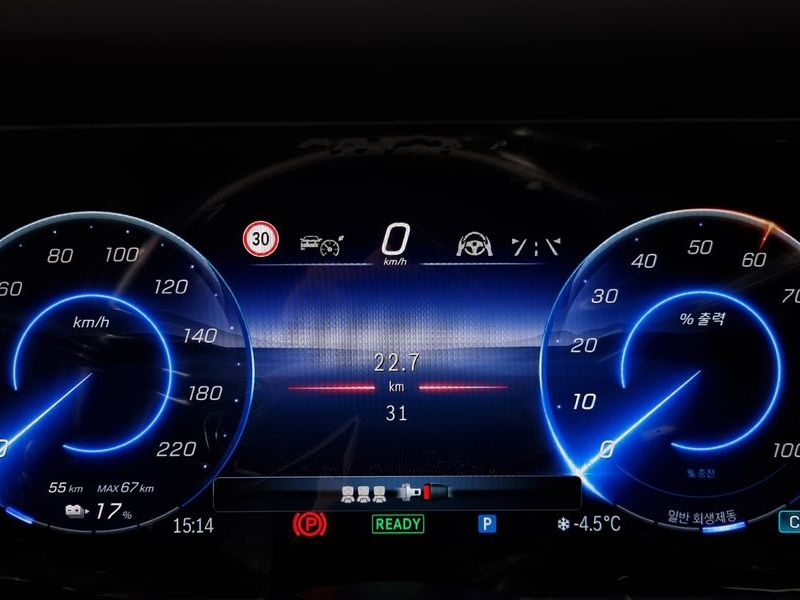 2025 Mercedes-Benz CLA G580 EQ Edition 1 photo 8