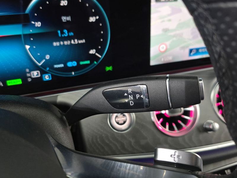 2022 Mercedes-Benz E-Class E350 4MATIC AMG Line photo 9