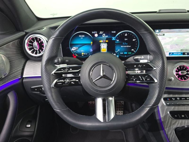 2022 Mercedes-Benz E-Class E350 4MATIC AMG Line photo 13