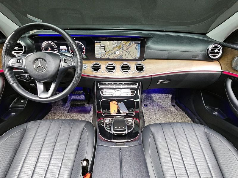 2018 Mercedes-Benz E-Class E300 4MATIC Exclusive photo 7