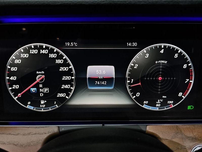2018 Mercedes-Benz E-Class E300 4MATIC Exclusive photo 8