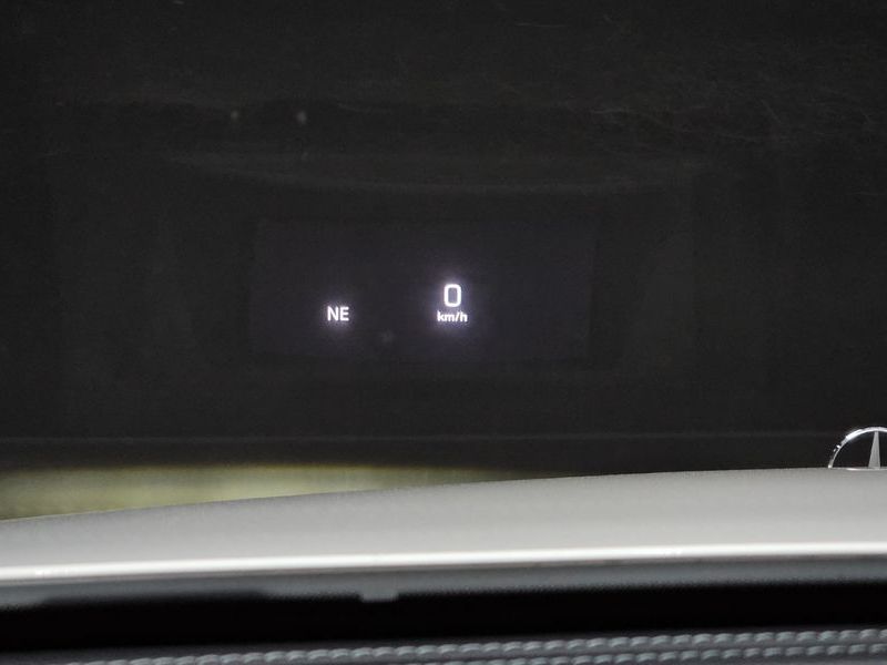 2018 Mercedes-Benz E-Class E300 4MATIC Exclusive photo 16