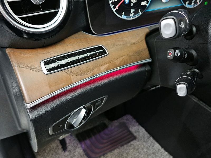 2018 Mercedes-Benz E-Class E300 4MATIC Exclusive photo 20