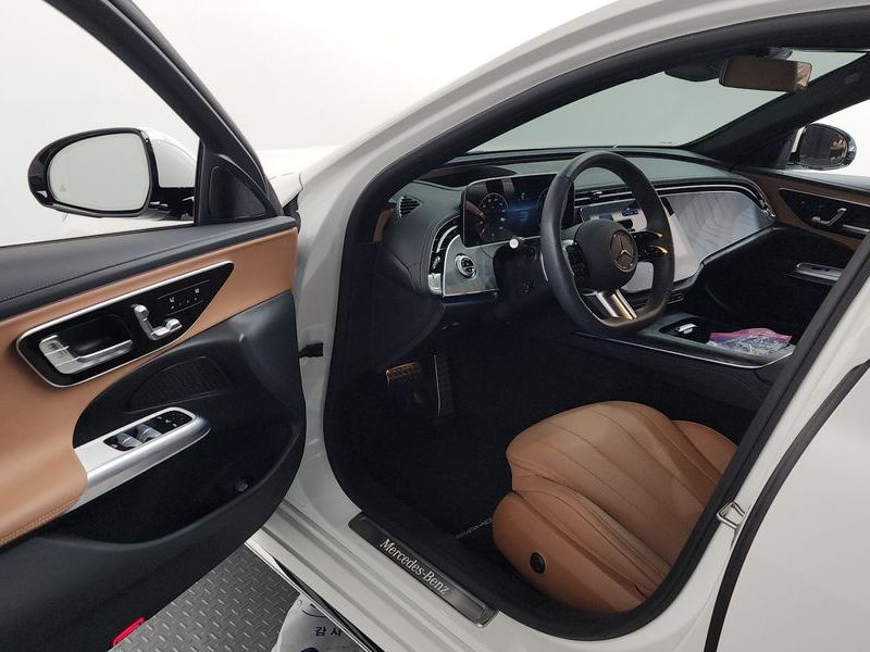 2026 Mercedes-Benz E-Class E200 AMG Line photo 10
