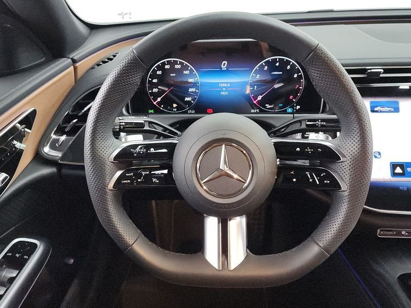 2026 Mercedes-Benz E-Class E200 AMG Line photo 14