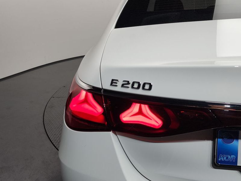 2026 Mercedes-Benz E-Class E200 AMG Line photo 23
