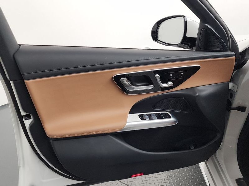 2026 Mercedes-Benz E-Class E200 AMG Line photo 24