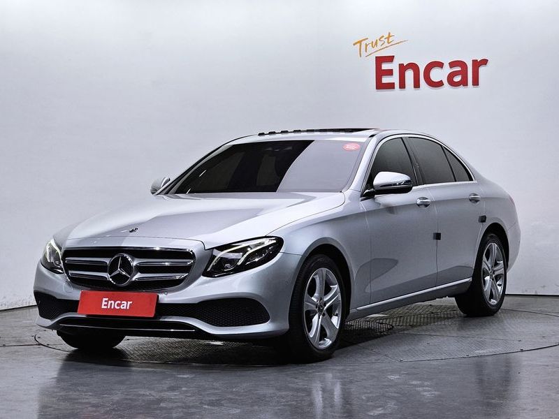 2017 Mercedes-Benz E-Class E220d 4MATIC Avantgarde photo 1