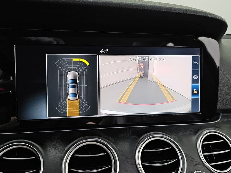 2017 Mercedes-Benz E-Class E220d 4MATIC Avantgarde photo 15