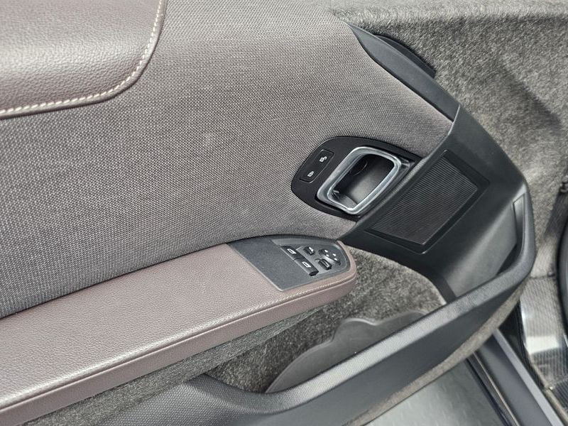 2019 BMW i3 SOL+ photo 17