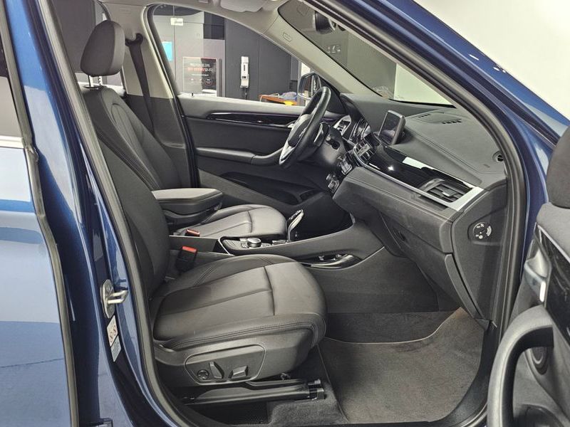 2022 BMW X1 xDrive 20i xLine photo 11