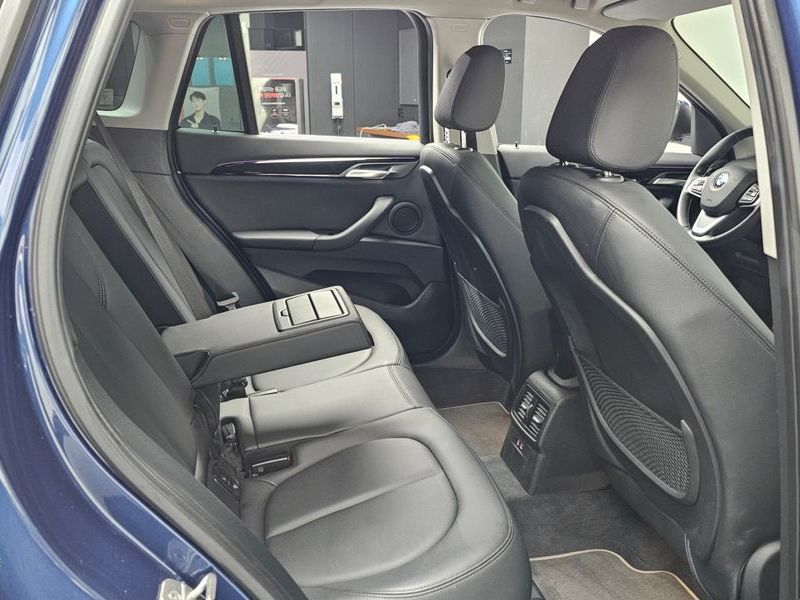 2022 BMW X1 xDrive 20i xLine photo 12