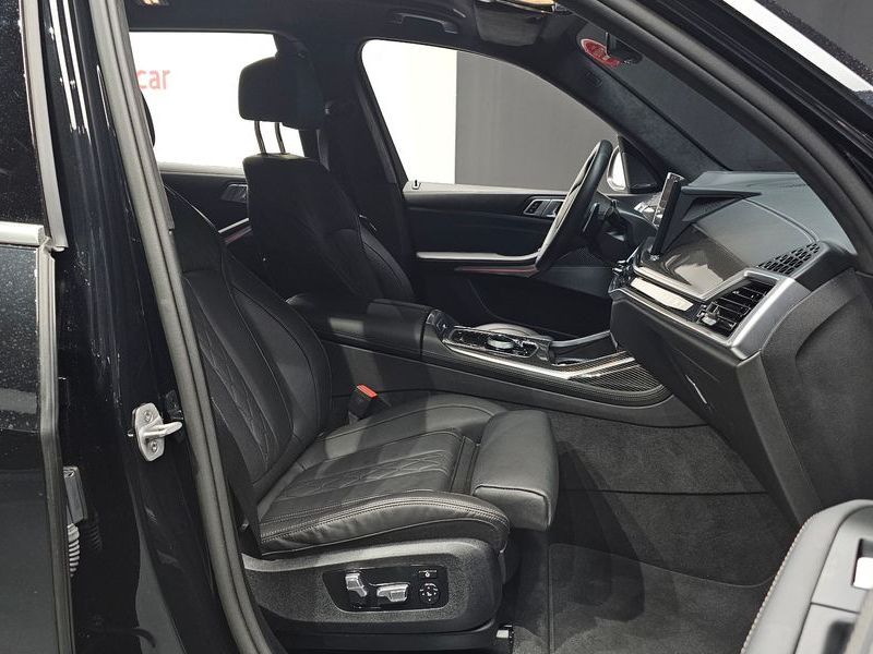 2025 BMW X7 xDrive 40i M Sport 6STR photo 10