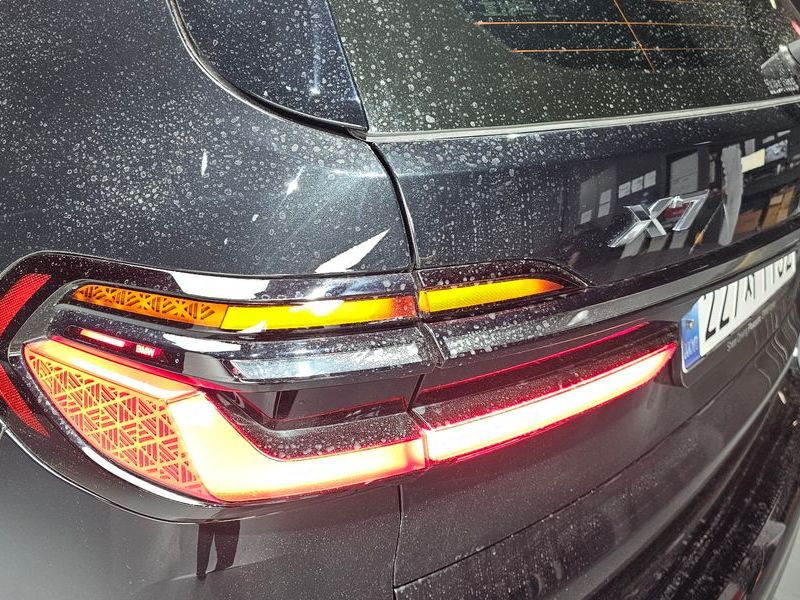2025 BMW X7 xDrive 40i M Sport 6STR photo 23