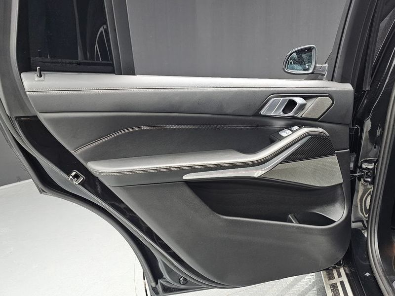2025 BMW X7 xDrive 40i M Sport 6STR photo 25