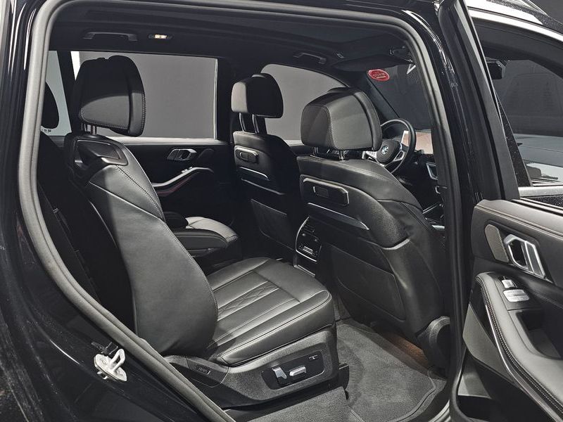 2025 BMW X7 xDrive 40i M Sport 6STR photo 26