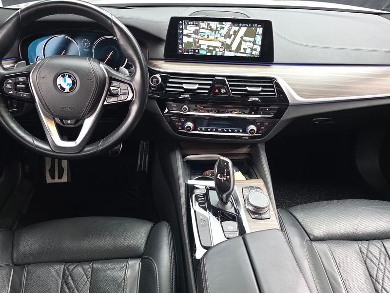 2017 BMW 5 Series 520d xDrive M Sport Package Plus photo 7
