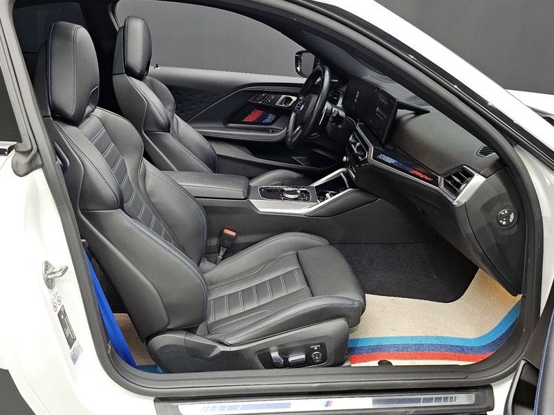 2024 BMW 2 Series M240i xDrive Coupe photo 11
