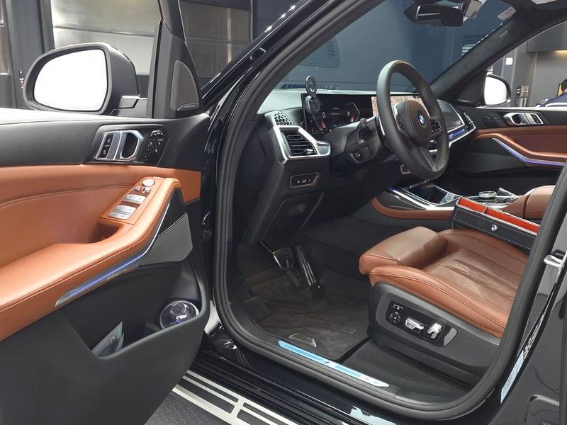 2025 BMW X7 xDrive 40i M Sport 6STR photo 10