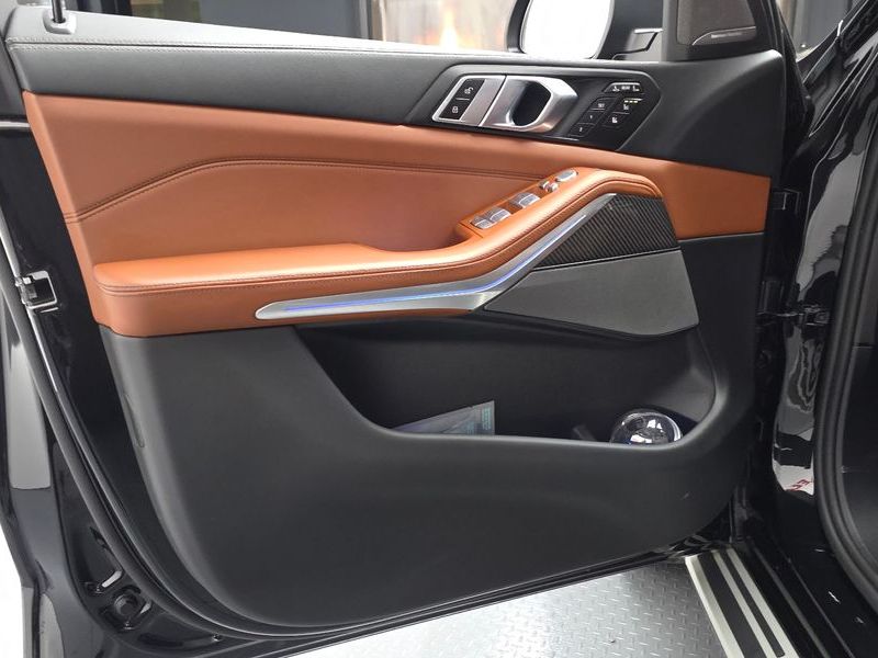 2025 BMW X7 xDrive 40i M Sport 6STR photo 24