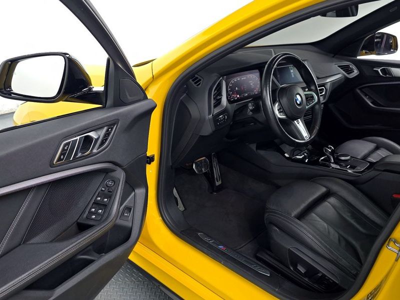 2022 BMW 1 Series M135i xDrive Prism photo 10
