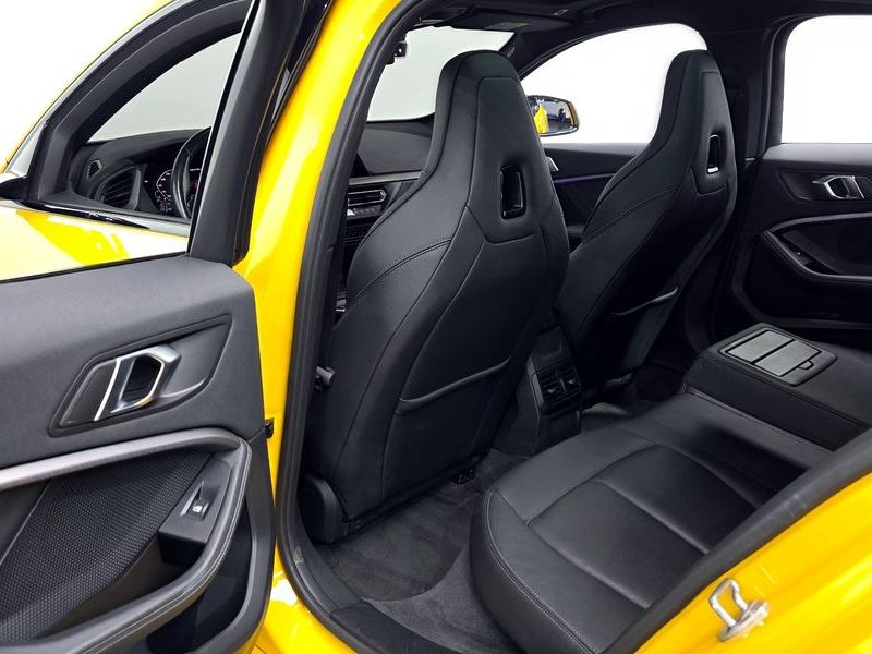 2022 BMW 1 Series M135i xDrive Prism photo 12