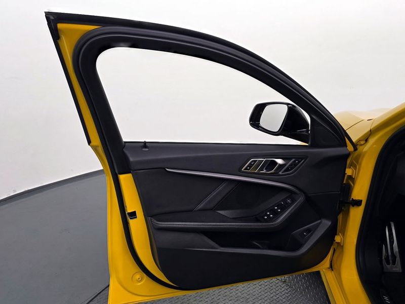 2022 BMW 1 Series M135i xDrive Prism photo 24