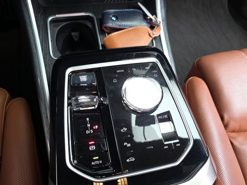 2023 BMW 7 Series 740i sDrive M Sport photo 9