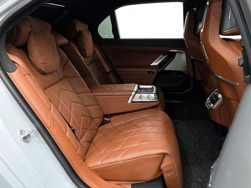 2023 BMW 7 Series 740i sDrive M Sport photo 12