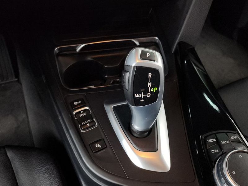 2017 BMW 3 Series 320d photo 9