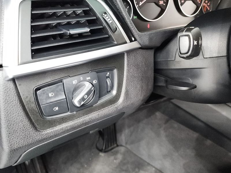 2017 BMW 3 Series 320d photo 20