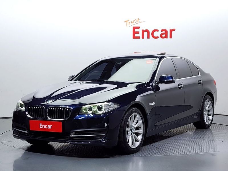 2015 BMW 5 Series 528i xDrive photo 1