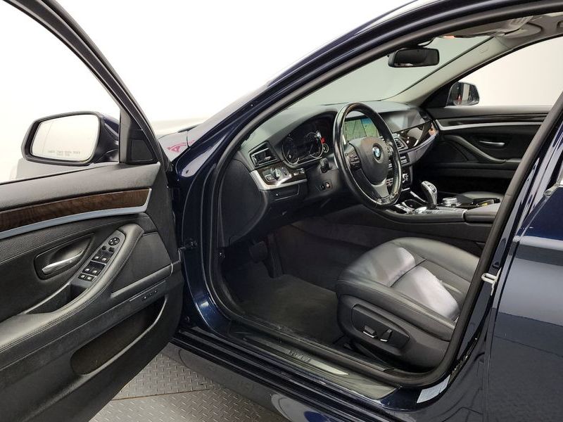 2015 BMW 5 Series 528i xDrive photo 10