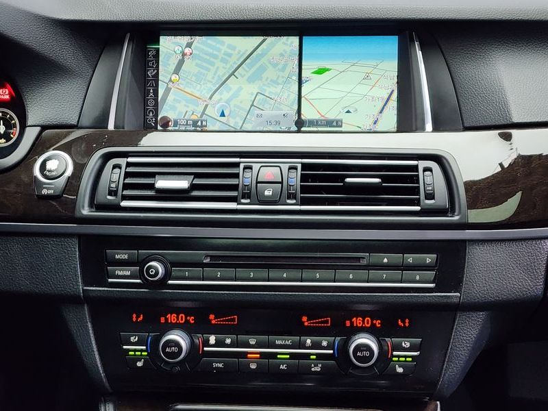 2015 BMW 5 Series 528i xDrive photo 14