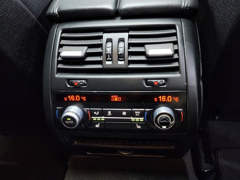 2015 BMW 5 Series 528i xDrive photo 18
