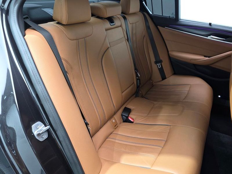 2023 BMW 5 Series 520i M Sport photo 12