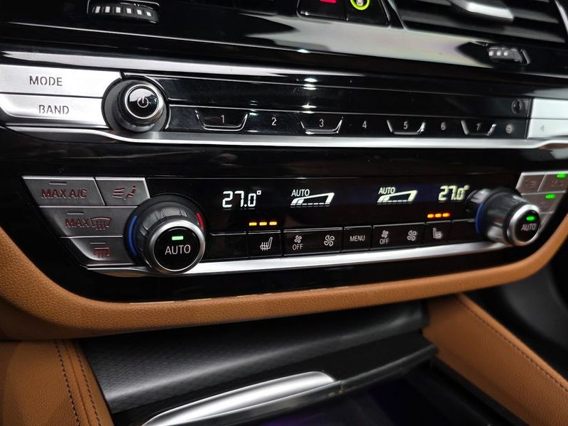 2023 BMW 5 Series 520i M Sport photo 16